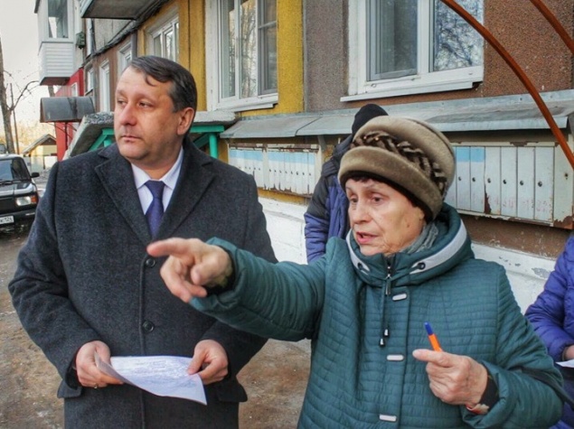 Василий Мизинко лично встретился с жителями округа №10