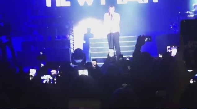 В Красноярске выступил британский певец Джон Ньюман