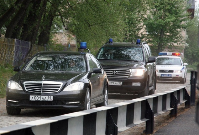 Чиновники заслужили право ездить на дорогих авто — депутат-единоросс