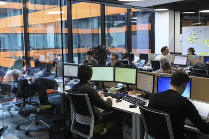 Россияне назвали самые раздражающие привычки коллег