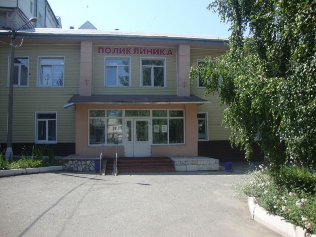 Нарушения в сфере платных медуслуг в нескольких клиниках нашла транспортная прокуратура Ачинска