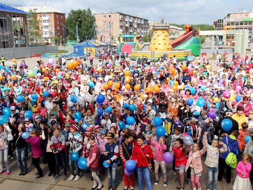 "Ачинск - Дворец детства": городская праздничная программа ко Дню защиты детей