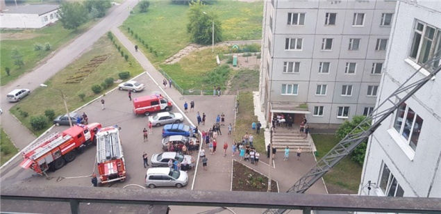 В Красноярске 150 человек эвакуировали из горящего общежития аграрного университета