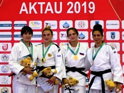 ЗНАЙ НАШИХ: дзюдоистка из Ачинска стала обладательницей золотой награды Кубка Азии