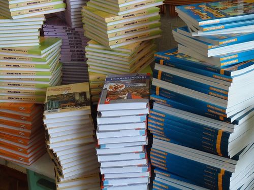 Около 35 тысяч новых учебников поступят в школьные библиотеки Ачинска