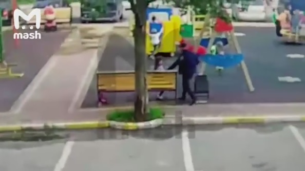 Убийство женщины на глазах у детей в Подмосковье попало на видео