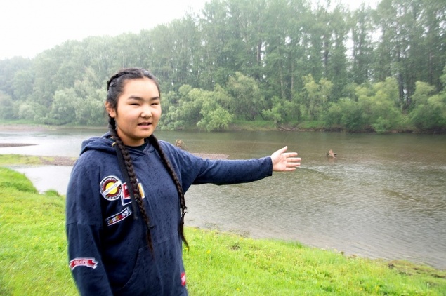 Юная жительница Тувы спасла тонущего в Енисее ребенка