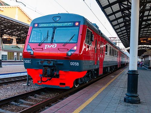 Эвакуированные ачинцы возвращаются домой на электропоезде из Красноярска