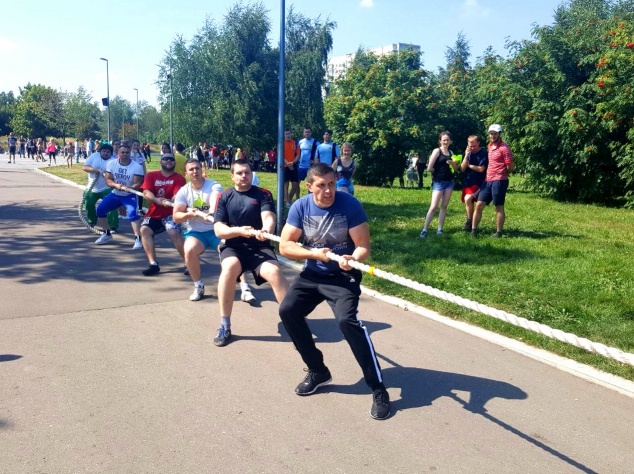 Спортивная молодёжь Ачинска приглашает мужчин сразиться в перетягивании каната