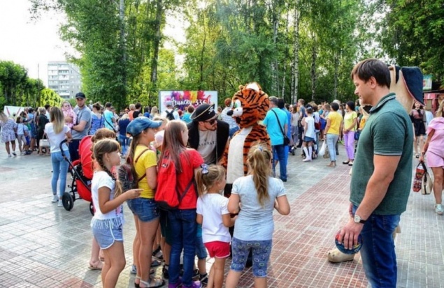 Отдел культуры администрации Ачинска приглашает жителей и гостей города на праздничную программу «Выходи гулять»