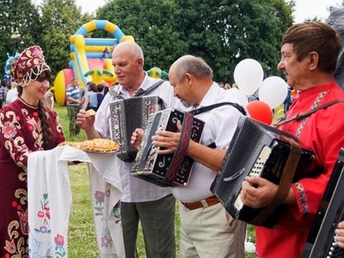 Сегодня впервые в Ачинске! Первый городской фестиваль душевной песни «Играй, гармонь!»