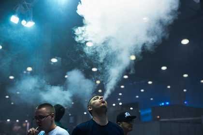 Определена причина унесшей семь жизней болезни вейперов в США