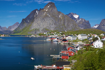 Российское судно подало сигнал SOS в Норвегии