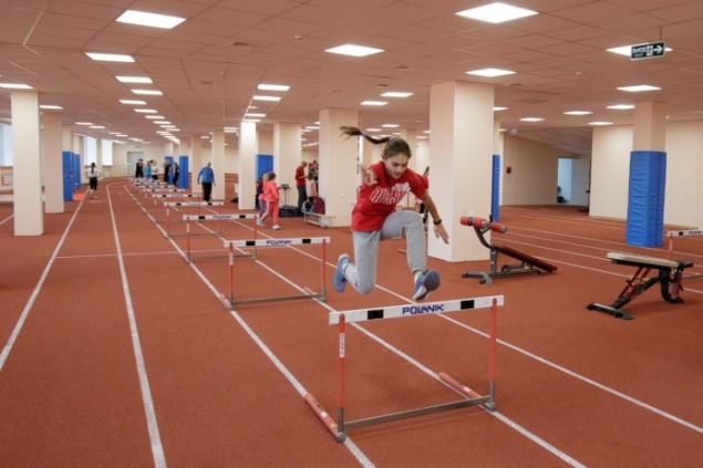 После реконструкции на острове Отдыха открылся легкоатлетический манеж
