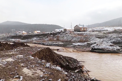 В Совбезе назвали причины прорыва дамб в Красноярском крае