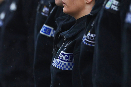 Двое полицейских сломали туалетную кабину во время секса