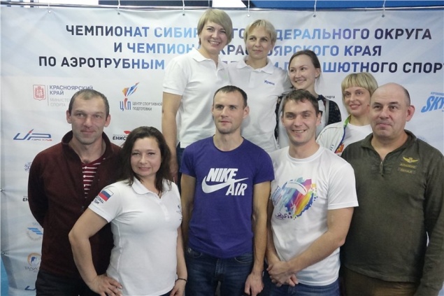 В Красноярске состоялся чемпионат по парашютному спорту в аэротрубе