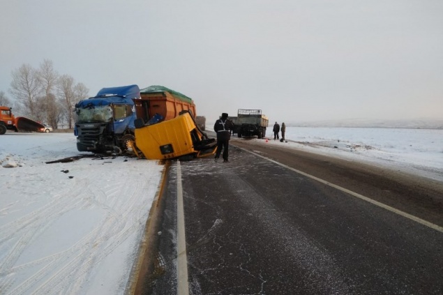 По дороге из Абакана в Красноярск столкнулись три грузовика