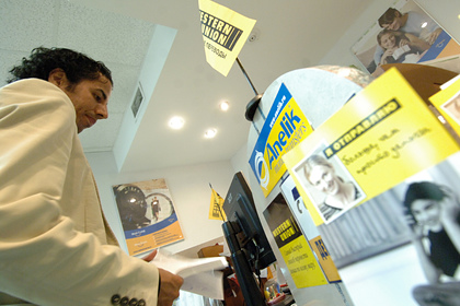 Таджиков оставили без переводов денег из России