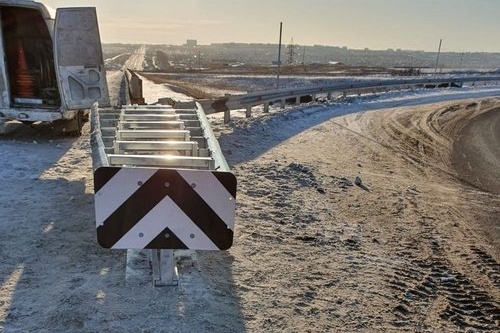 На Енисейском тракте установили «мягкое» ограждение ради эксперимента