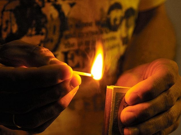 Пьяный житель Красноярского края поджег квартиру матери и сбежал. Ущерб превысил полмиллиона