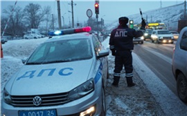 Хакасская автоледи купила в Красноярске автомобиль с поддельным СТС. Машину изъяли
