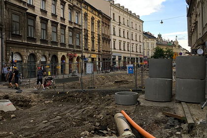 Строители нашли в подвале здания древнее сокровище