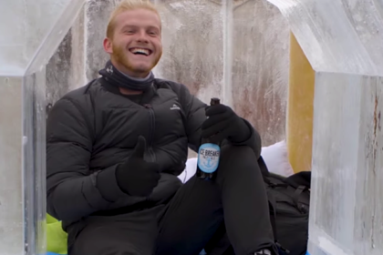 Паб предложил посетителям лизать замороженное пиво