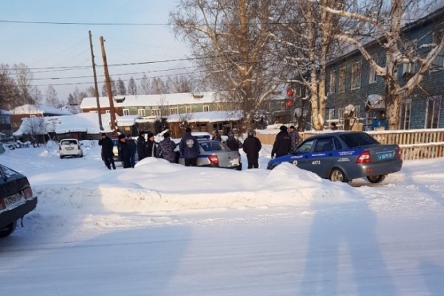 В Лесосибирске мужчина выстрелил в соперника из самодельного оружия