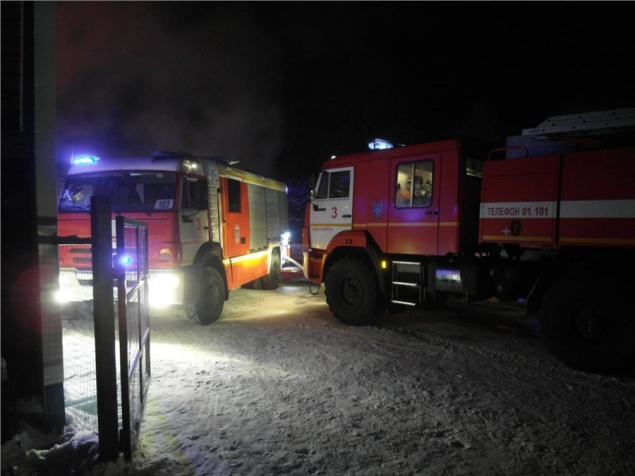 Под Красноярском загорелась база пиломатериалов