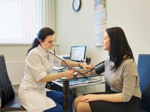 График работы городских больниц и поликлиник в праздничные дни