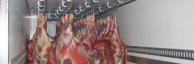 Красноярский предприниматель не подвесил в машине свиные туши и заплатит за это штраф