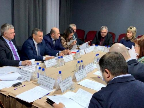 Впервые в Ачинске по инициативе Илая Ахметова лучшие школьники города получат почетное право нести портреты героев СССР на параде 9 Мая