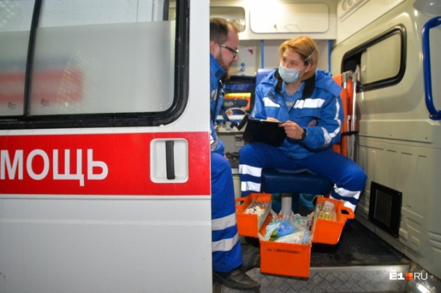 В Новосибирске на людей обрушилась крыша кафе, есть погибшие