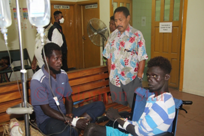 Четыре человека месяц дрейфовали в океане без еды после гибели восьми спутников