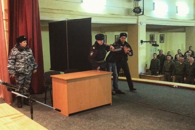 Сержант украл у тещи ювелирные украшения на крупную сумму и продал их