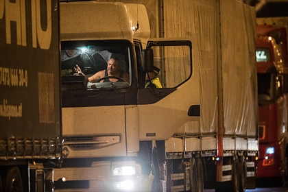 Более 100 российских дальнобойщиков застряли на границе из-за коронавируса