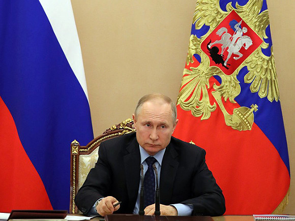 Владимир Путин продлил вынужденные выходные до конца апреля