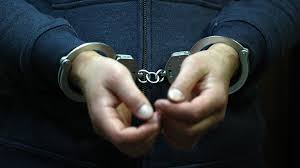 Агрессивный красноярец ударил медсестру головой об стену. Она помогала избитому им человеку