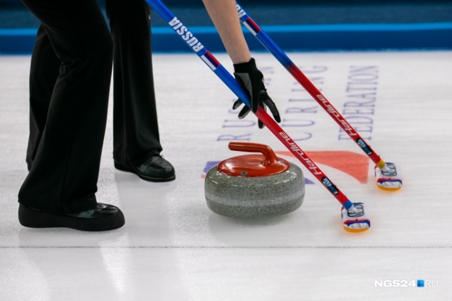 Судья, работавший на юниорском ЧМ по керлингу в Красноярске, умер из-за коронавируса