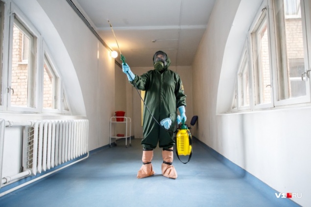 Пять сотрудников Сибирского научно-клинического центра заразились вирусом