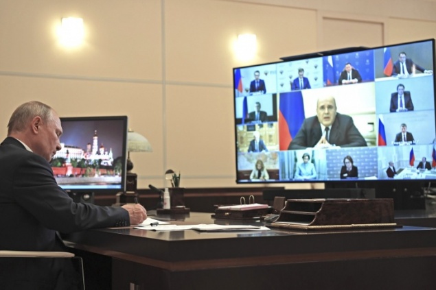 Путин устроил разнос по коронавирусным выплатам. Пересказываем совещание максимально коротко