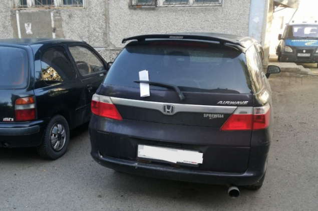 «Твои детишки останутся сиротами»: анонимы терроризируют жителей Академгородка жуткими записками и прокалывают шины