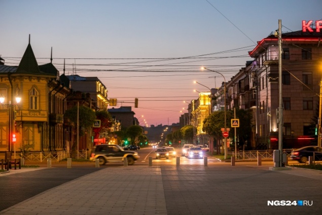 Водитель «Субару» сбил подростка на тротуаре и скрылся