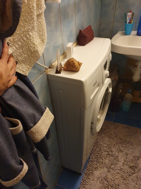 В Железногорске пенсионерка приняла прохожего в робе за сантехника и заплатила ему за «ремонт»