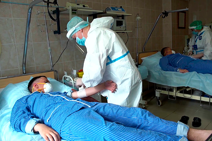 Названы сроки регистрации первой вакцины от коронавируса в России