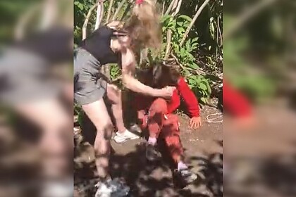 Российские школьники избили сверстницу и сняли это на видео