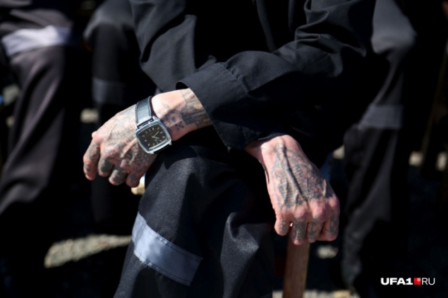 Верховный суд запретил движение АУЕ в России