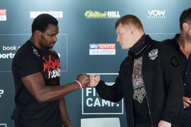 Российский боксер Александр Поветкин отстоял титул временного чемпиона мира в бою с Диллианом Уайтом