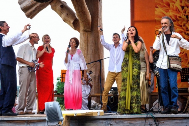 Певицу Светлану Владимирскую госпитализировали из общины Виссариона в Красноярск